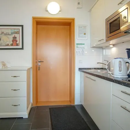 Strandhotel-heiligenhafen-wohnung-102-suedblick-typ-iv Lejlighed